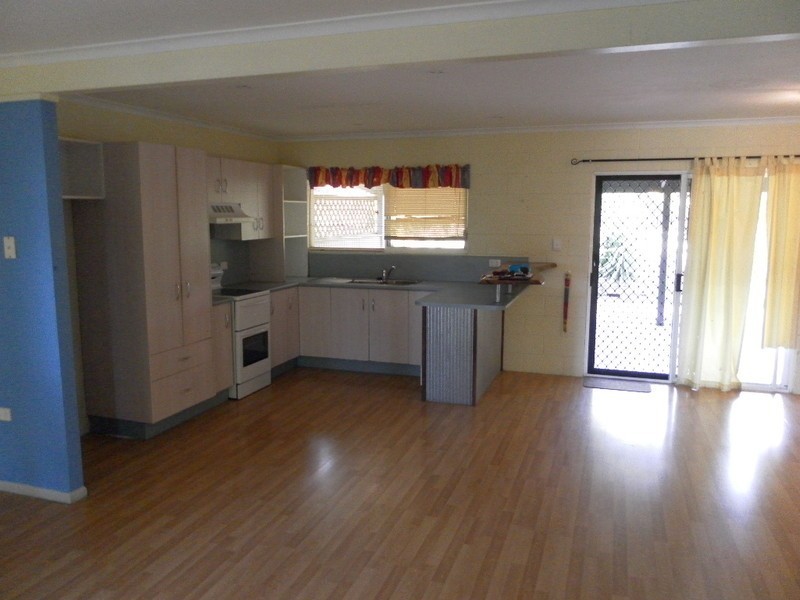745 Boat Harbour Drive, Urangan QLD 4655