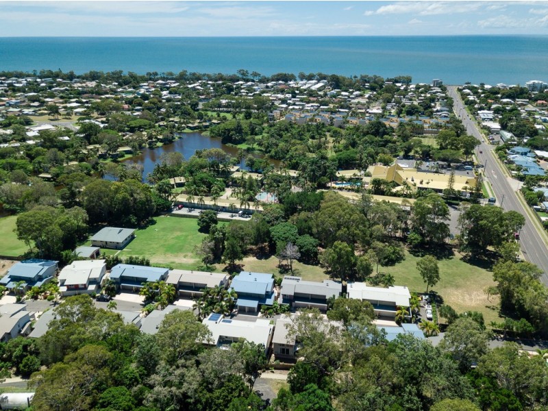 4/71 Elizabeth Street, Urangan QLD 4655