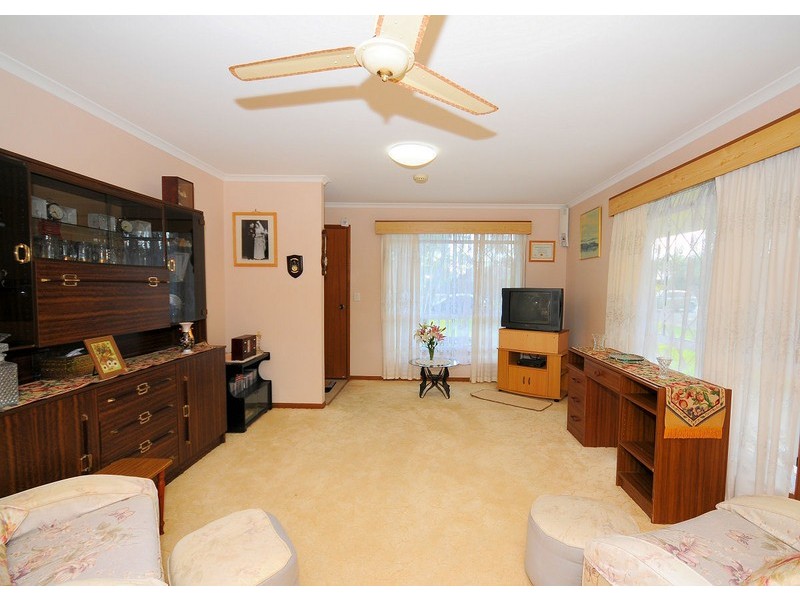 12 North Street, Point Vernon QLD 4655