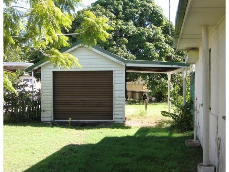 17 Churchill Street, Urangan QLD 4655