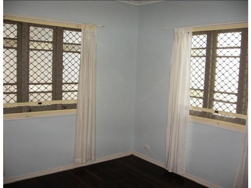 17 Churchill Street, Urangan QLD 4655