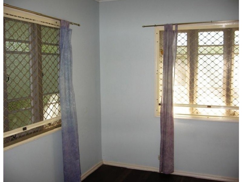 17 Churchill Street, Urangan QLD 4655