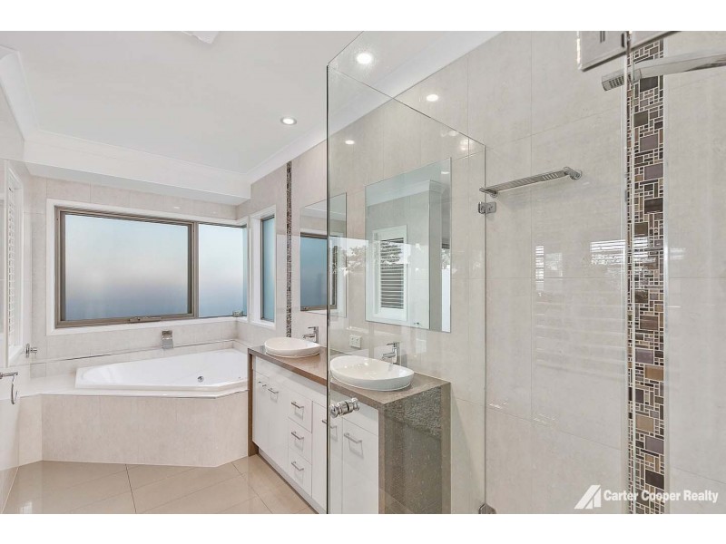 1 Seahaven Circuit, Point Vernon QLD 4655