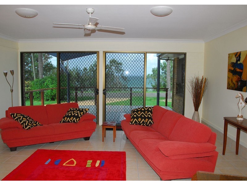 122 Esplanade, Point Vernon QLD 4655