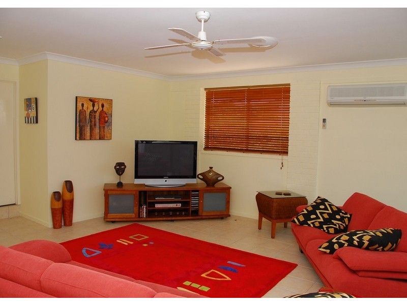 122 Esplanade, Point Vernon QLD 4655