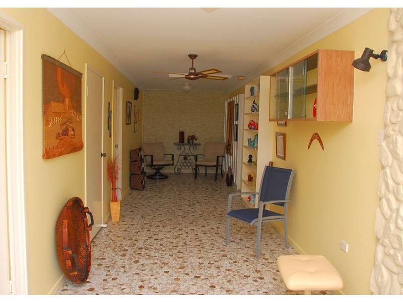 122 Esplanade, Point Vernon QLD 4655