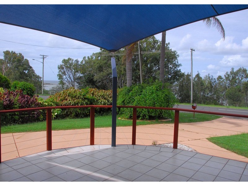122 Esplanade, Point Vernon QLD 4655