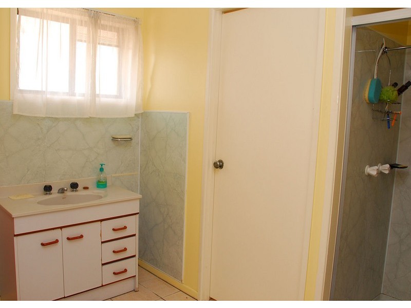 122 Esplanade, Point Vernon QLD 4655