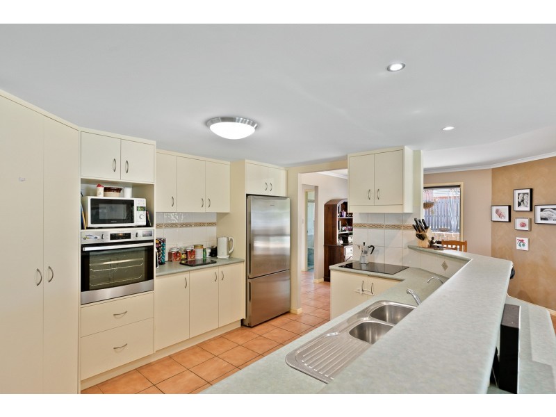 21 Faye Avenue, Scarness QLD 4655