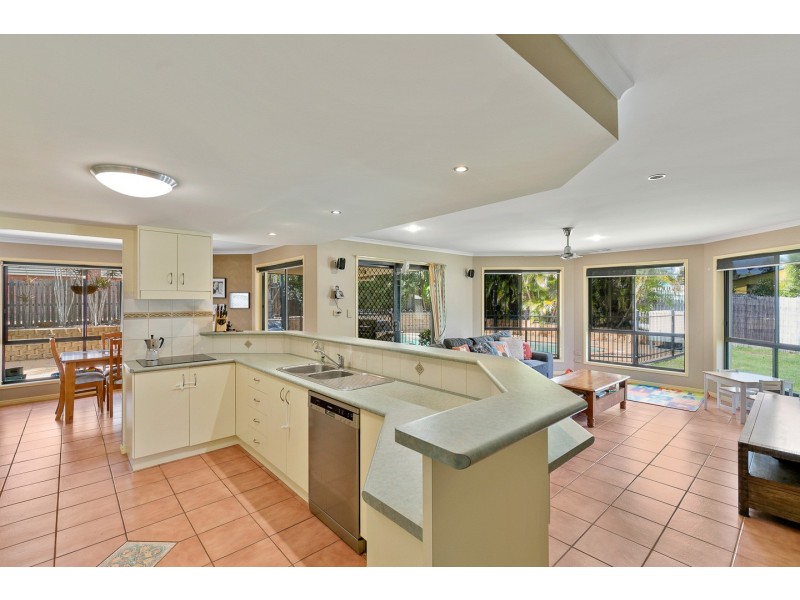 21 Faye Avenue, Scarness QLD 4655