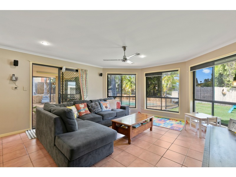 21 Faye Avenue, Scarness QLD 4655