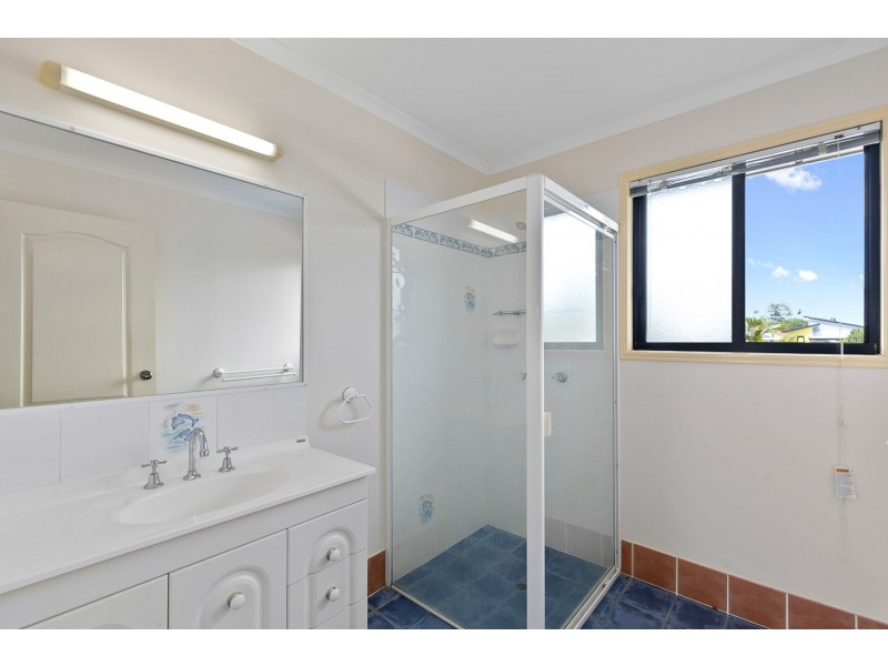 21 Faye Avenue, Scarness QLD 4655