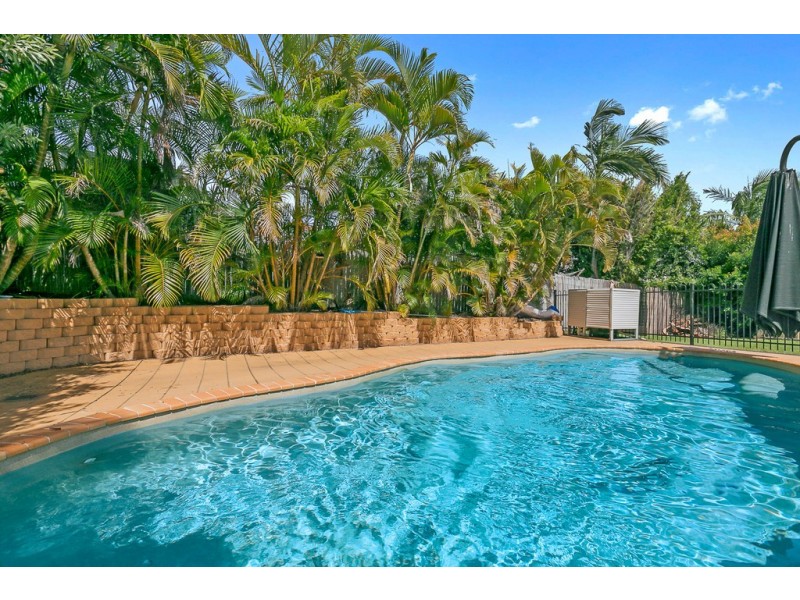 21 Faye Avenue, Scarness QLD 4655