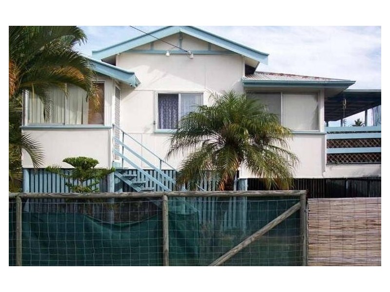 15 Churchill Street, Urangan QLD 4655