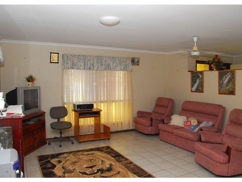 10 Byron St, Scarness QLD 4655