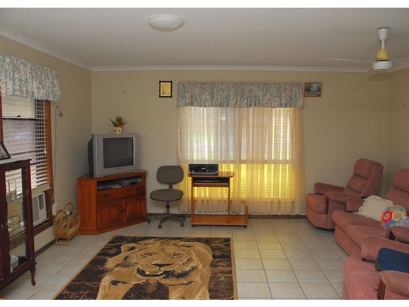 10 Byron St, Scarness QLD 4655