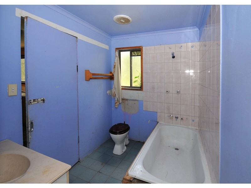 49 Shore Rd W, Booral QLD 4655