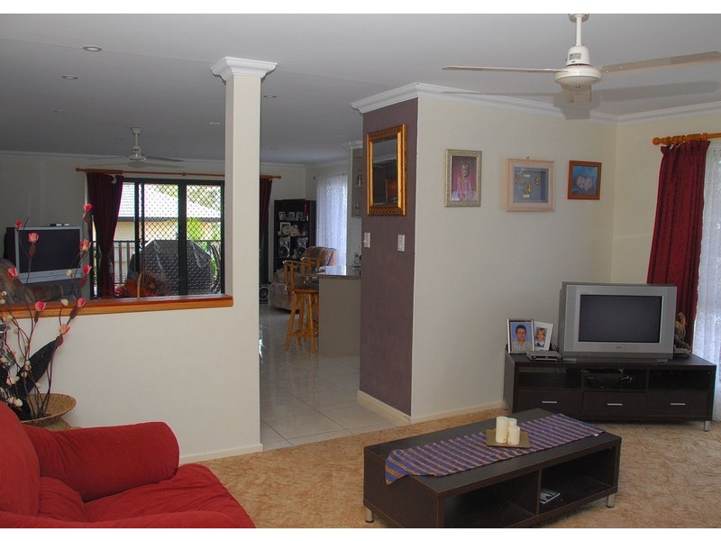 9 Whipbird Court, Urangan, Urangan QLD 4655