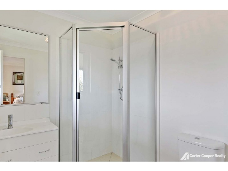 1/8 Golden Grove Court, Eli Waters QLD 4655