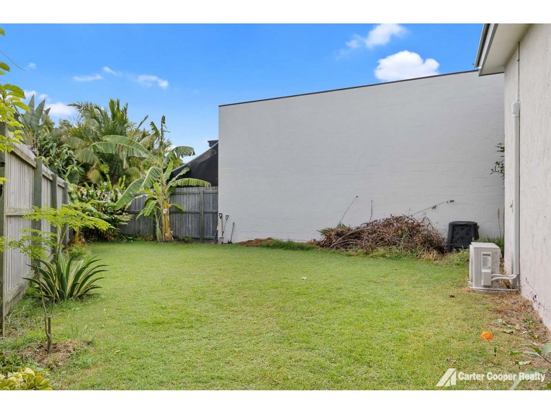 1/8 Golden Grove Court, Eli Waters QLD 4655