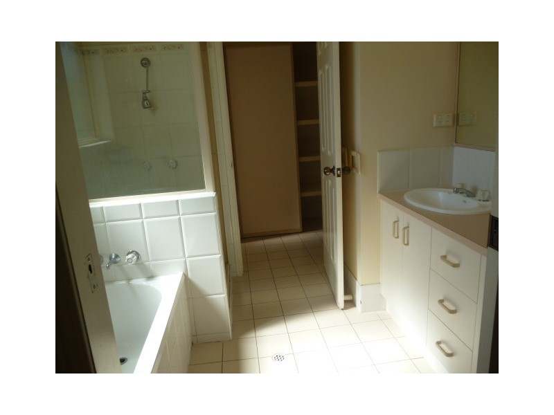 7 Thornbill Drive, Eli Waters QLD 4655