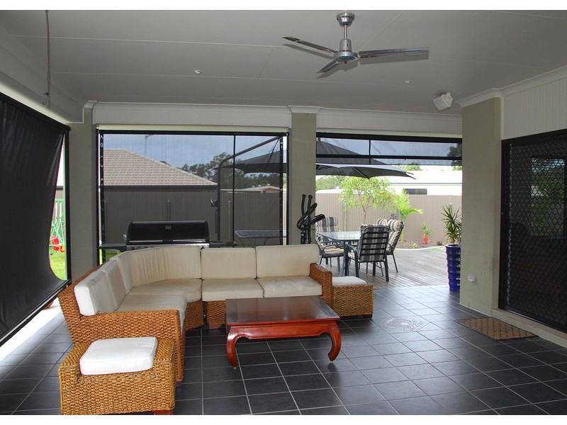 102 Bideford Street, Torquay QLD 4655