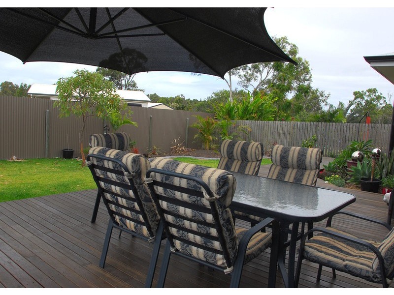 102 Bideford Street, Torquay QLD 4655