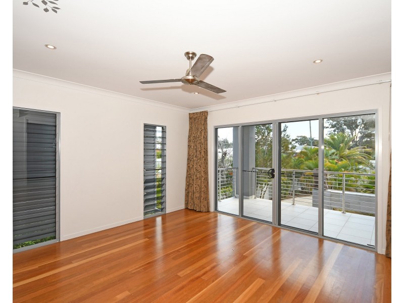 235 Cypress Street, Urangan QLD 4655