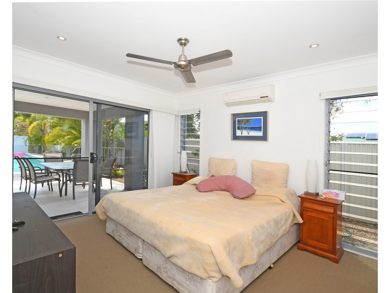 235 Cypress Street, Urangan QLD 4655