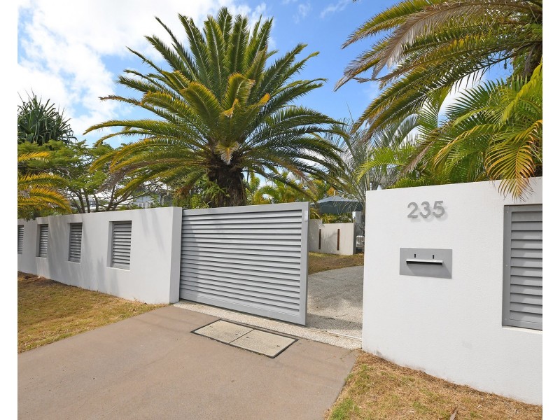 235 Cypress Street, Urangan QLD 4655