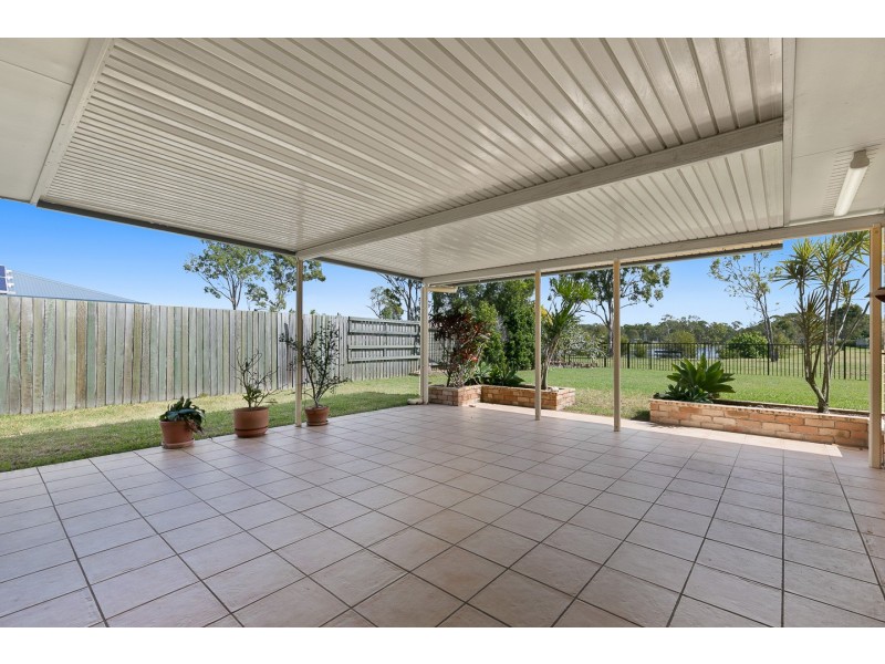 19 Archer Drive, Point Vernon QLD 4655