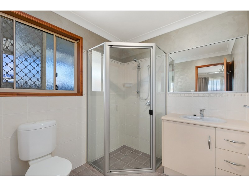 19 Archer Drive, Point Vernon QLD 4655