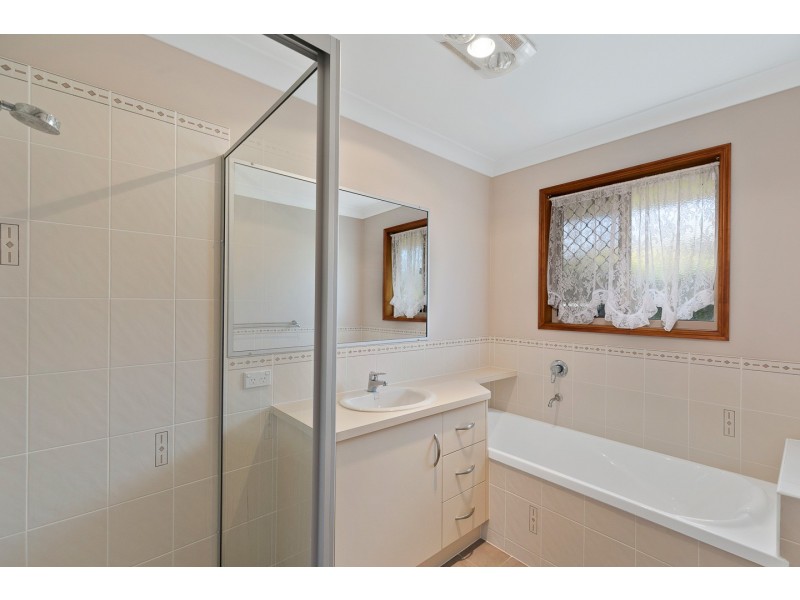 19 Archer Drive, Point Vernon QLD 4655