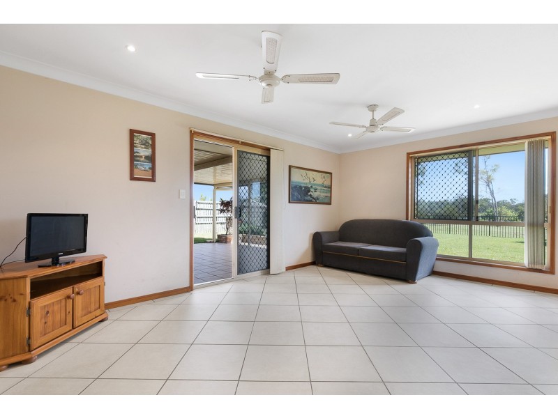 19 Archer Drive, Point Vernon QLD 4655