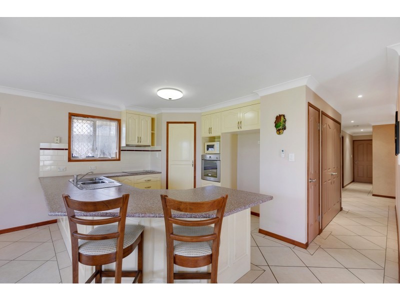 19 Archer Drive, Point Vernon QLD 4655