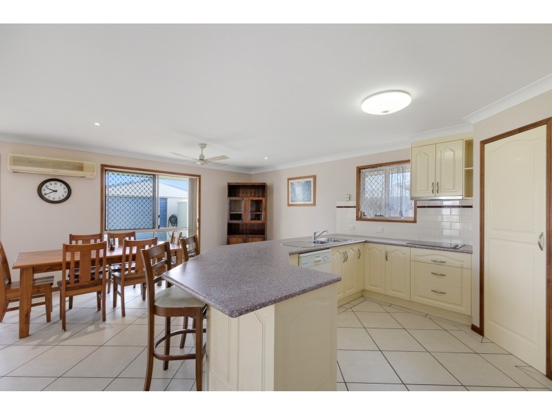 19 Archer Drive, Point Vernon QLD 4655