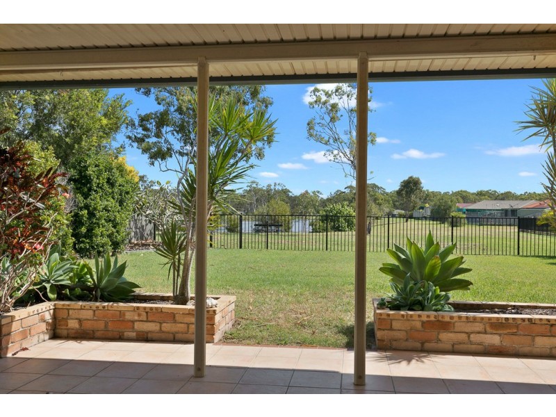 19 Archer Drive, Point Vernon QLD 4655