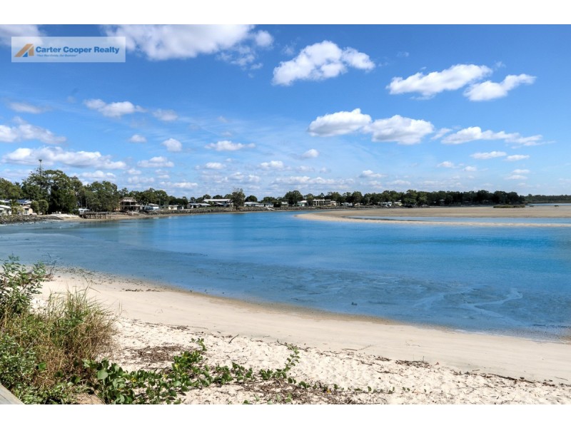 1 Kingfisher Parade, Toogoom QLD 4655