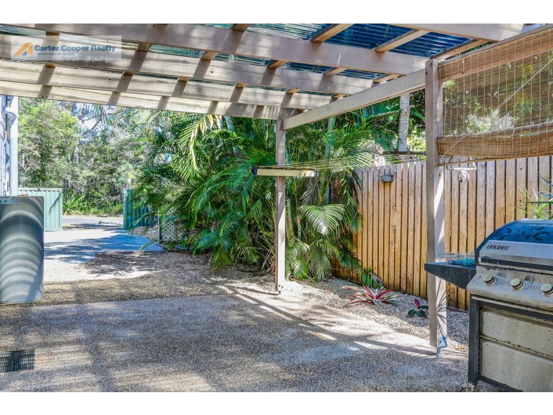 1 Kingfisher Parade, Toogoom QLD 4655