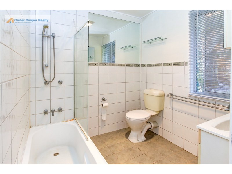 1 Kingfisher Parade, Toogoom QLD 4655