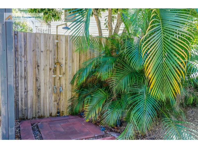 1 Kingfisher Parade, Toogoom QLD 4655