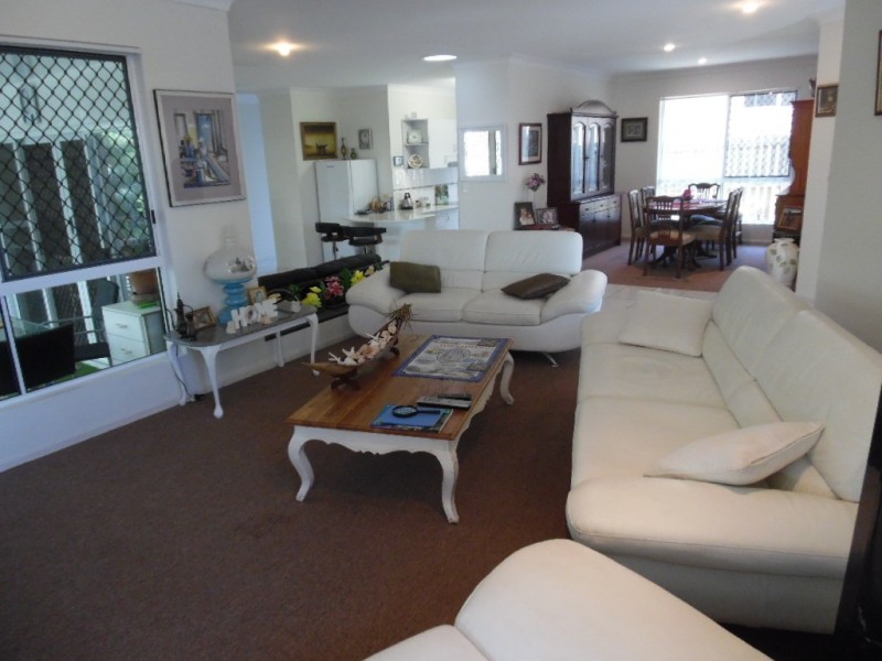 5 Gatakers Lane, Point Vernon QLD 4655