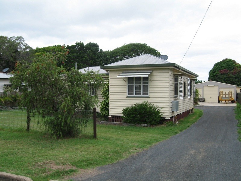39 Shell Street, Urangan QLD 4655