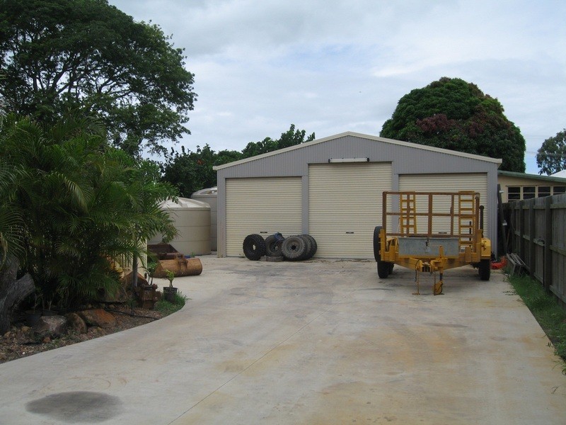 39 Shell Street, Urangan QLD 4655