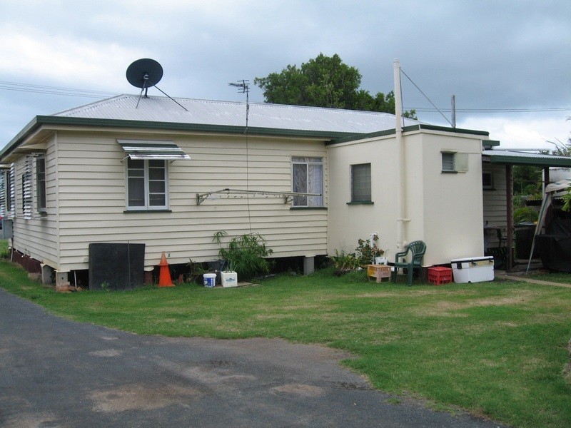 39 Shell Street, Urangan QLD 4655
