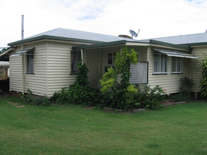 39 Shell Street, Urangan QLD 4655