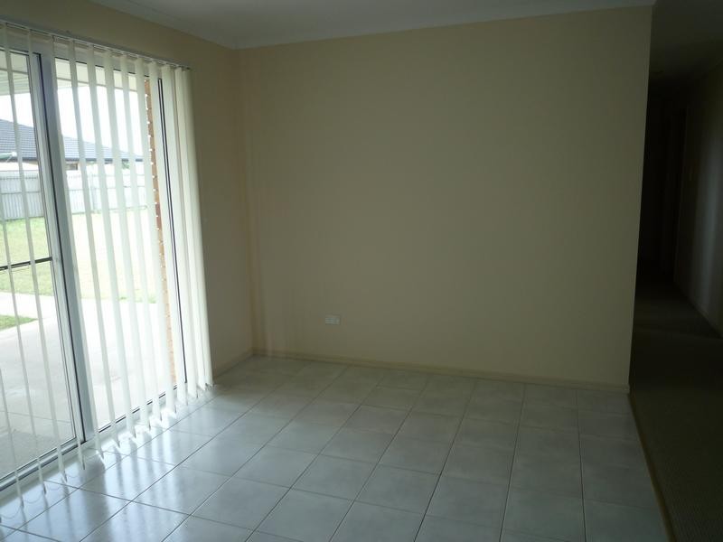 4 Sirius Court, Eli Waters QLD 4655