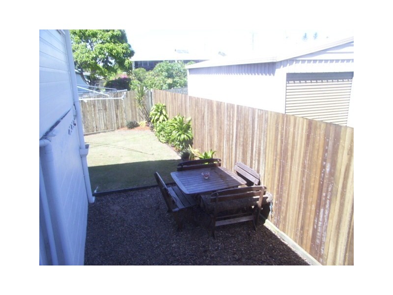 11 Alexander St, Torquay, Torquay QLD 4655