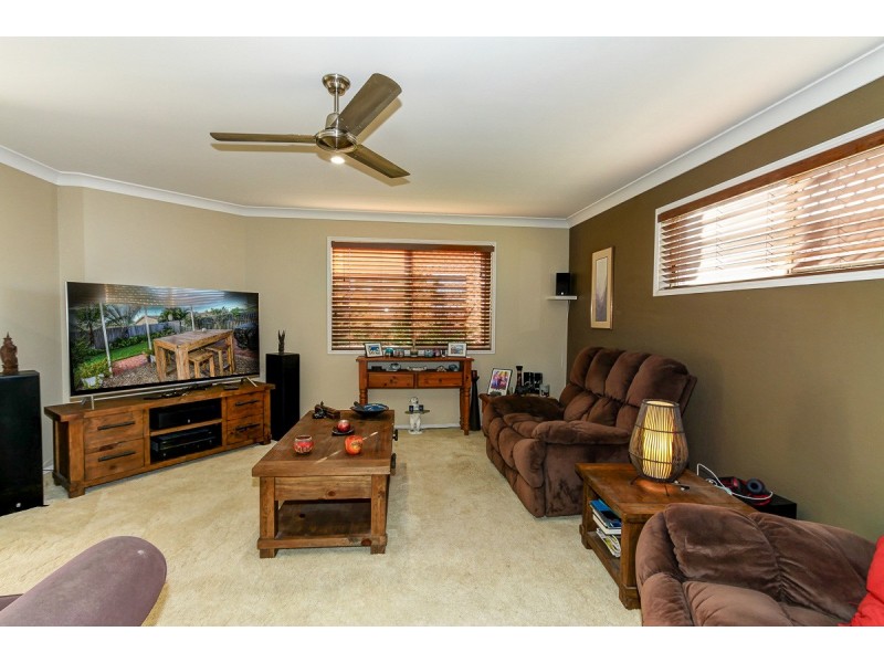 4 Elm Court, Kawungan QLD 4655