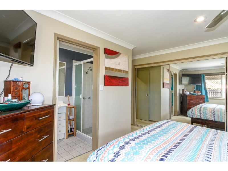 4 Elm Court, Kawungan QLD 4655